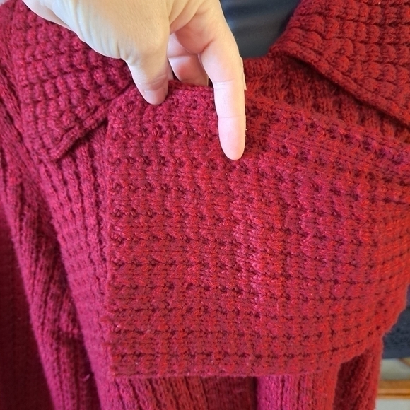 Kerren Hart Size Medium 2 Button Maroon Color 3/4 sleeve Women's Sweater - Picture 5 of 13